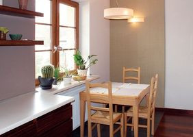 W kuchni znalazło się miejsce na niewielką jadalnię