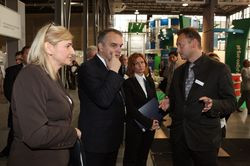 Minister Waldemar Pawlak przy stoisnku Viessmann na GREENPOWER 2010