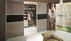 Garderoba w osobnym pomieszczeniu