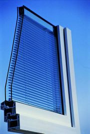 Pilkington Insulight z żaluzjami ScreenLine