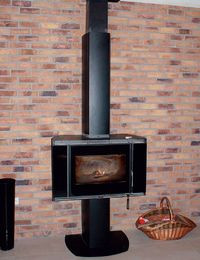 Kominek nie był wcześniej planowany, ale gospodarze domu są bardzo zadowoleni z jego zainstalowania