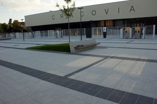 Kostka Quadro z linii Libet Decco - nowy stadion Cracovii