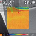  Prawidłowo działający grzejnik podłogowy - kamera termowizyjna