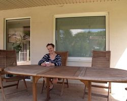 Technologia szkieletu drewnianego przypadła nam do gustu, ponieważ jest szybka w budowie i… ewentualnej rozbudowie – mówi pani Gabriela. – Wymaga jednak szczególnej staranności, dlatego wynajęliśmy ekipę specjalizującą się w tej technologii. Jesteśmy zadowoleni z osiągniętego efektu