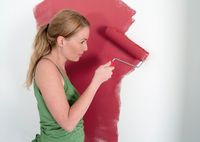 Jak dobrać właściwą farbę do wnętrz?