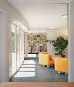 W sypialni i pokoju dziennym można zastosować dowolną farbę do ścian