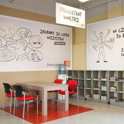 Projektanci wnętrz doradzają gratis w salonach Drzwi i podłogi Vox!