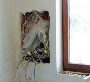 Przygotowanie miejsca na montaż rozdzielnicy na parterze