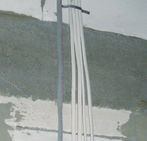 Przewody sterujące roletami wraz z przewodem prowadziłem w jedno centralne miejsce do sterownika rolet i systemu zabezpieczeń