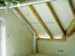 Rozprowadzenie kanałów na poddaszu, nawiew do salonu  i sypialni