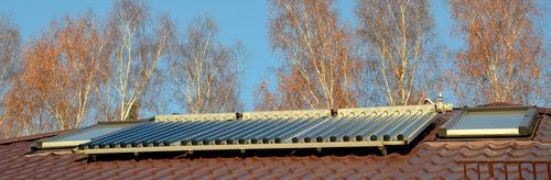 Nachylenie dachu i kolektorów rurowych wynosi 30 stopni