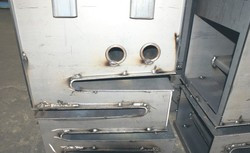 Zespawany punktowo wymiennik (wewnętrzna część kotła) trafi a na halę robotów spawalniczych.