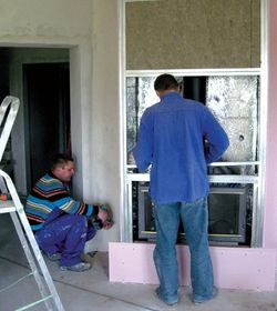 Obudowa kominka została wykonana z ognioodpornych płyt g-k