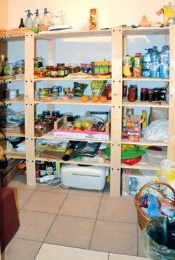 Właściciele potrzebowali osobnej, zimnej i pojemnej (6 m2) spiżarni