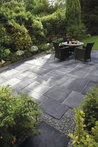 Płyty Bradstone Blue Lias marki Semmelrock Stein+Design