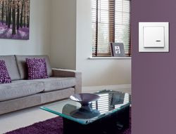 Planując rozmieszczenie punktów świetlnych i łączników, warto zamontować kilka dodatkowych puszek, które w przyszłości mogą się przydać