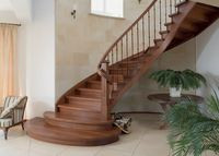 Schody żelbetowe kontra drewniane