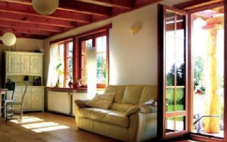 Dom czterdzieści kilometrów od stolicy