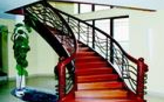 W salonie i poza nim