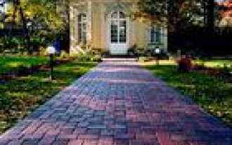 Ścieżki z bruku i betonu