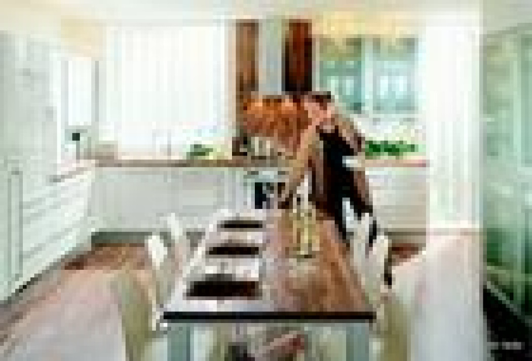 Stoliczku nakryj się