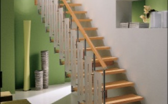 Z piętra na piętro - Schody