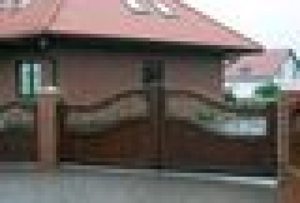 Domofony, alarmy, drzwi