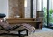 Ściany i podłoga w salonie