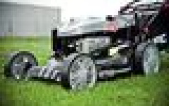 Kosiarka spalinowa czy elektryczna?