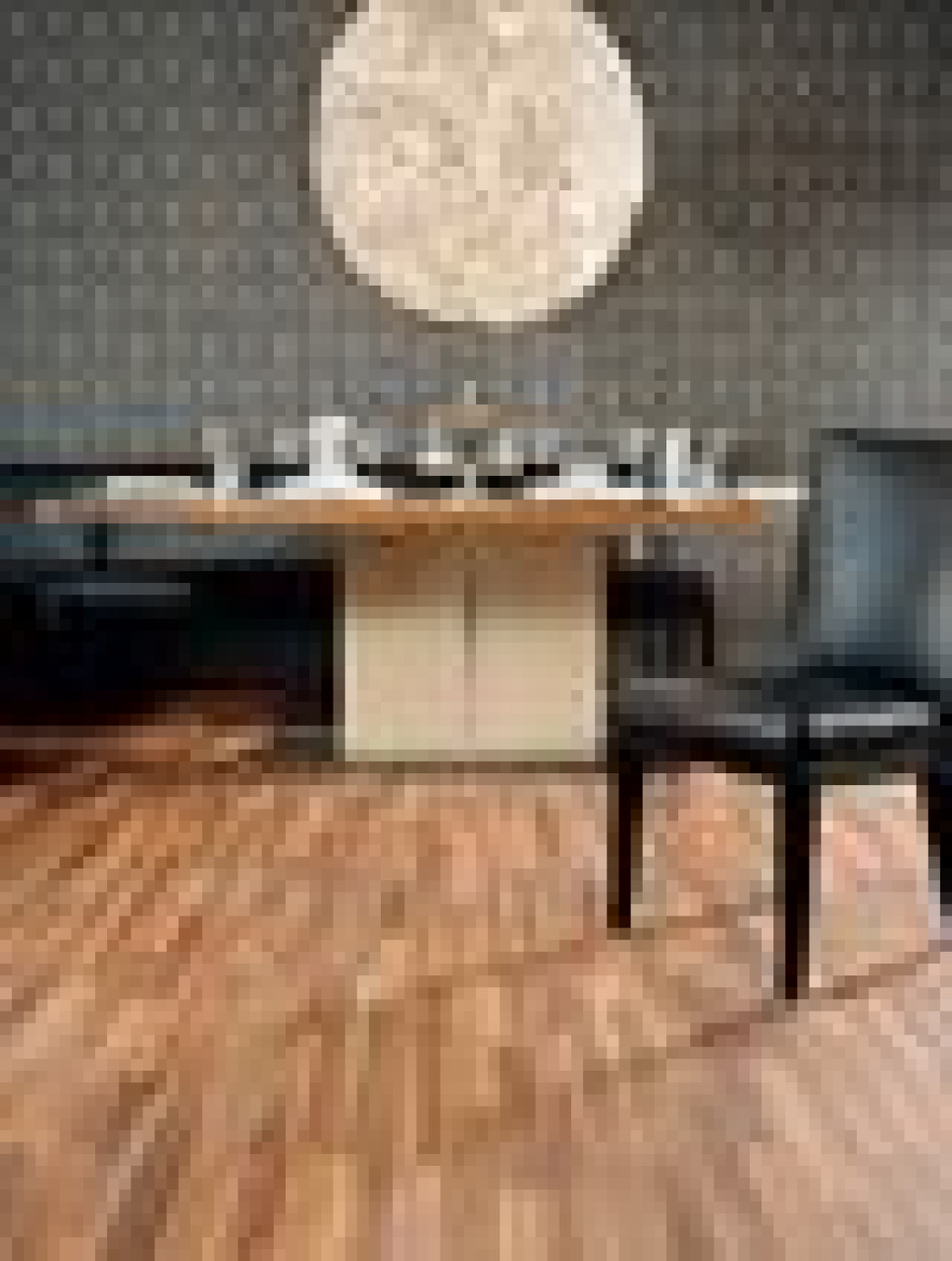 Ściany i podłoga w salonie