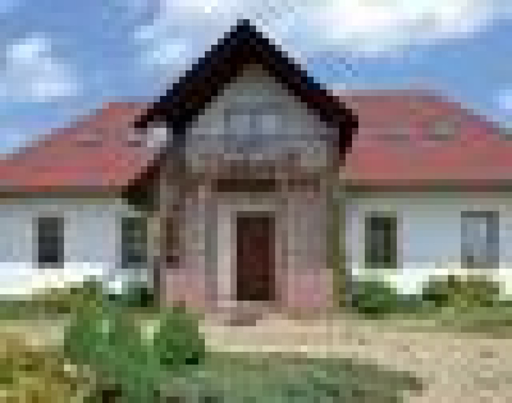 Dom ze styropianowych klocków