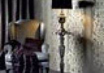 Ściany i podłoga w salonie