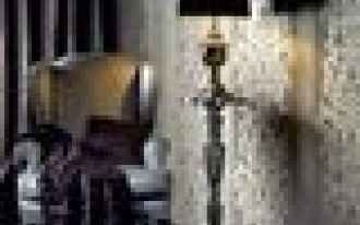 Ściany i podłoga w salonie