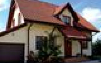 Wysoki salon z katedralnym stropodachem