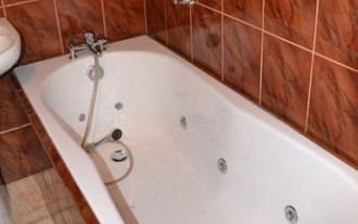 Niedoskonała wanna z hydromasażem