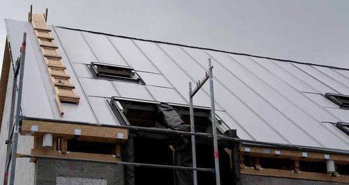 Dach w LUMINIE pokryty został blachą stalową Plannja