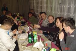 W sobotni wieczór spotkaliśmy się w Ośrodku Trzy Korony. Przy napojach różnej maści i smacznych przekąskach dyskutowaliśmy do samego rana.