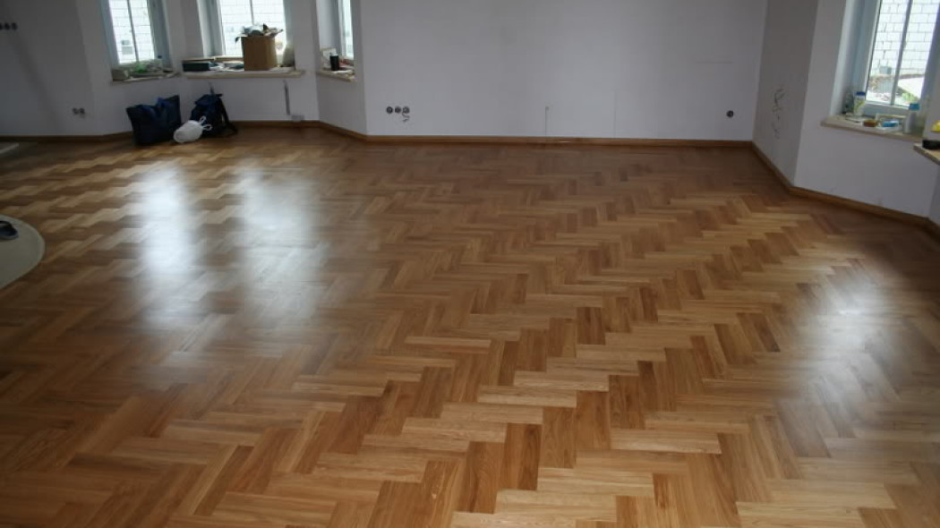 Czy klepka drewniana jest dobra dla podłogi z ogrzewaniem elektrycznym?