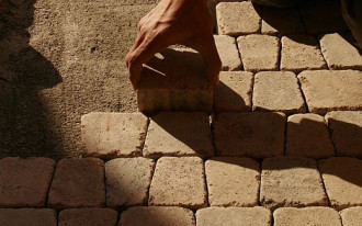Na co zwracać uwagę przy zakupie kostki brukowej?