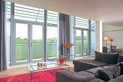 Okna, parapety i rolety