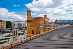 Okna Roto na Dworcu we Wrocławiu