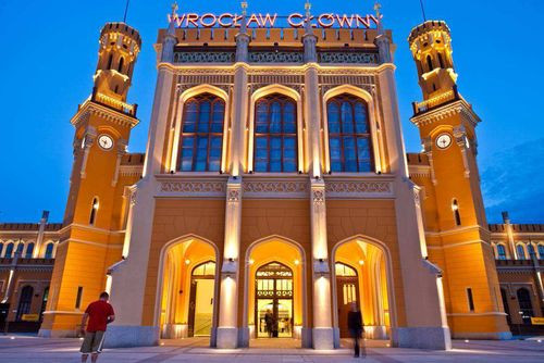 Okna Roto na Dworcu we Wrocławiu