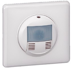 Łącznik automatyczny z czujnikiem obecności 2000 W Celiane firmy Legrand 