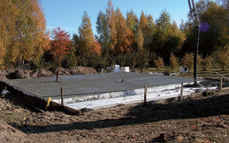 Jak wykonać fundamenty na terenie gdzie występują ruchy gruntu?