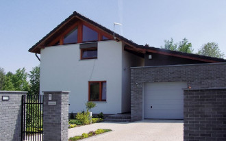 Chciałbym do domu dobudować garaż. Jak to zrobić zgodnie z prawem?