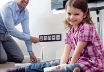 Osprzęt elektroinstalacyjny i oświetlenie