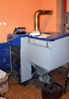 Przed zamontowaniem kolektorów słonecznych kocioł pracował przez cały rok. Teraz tylko zimą