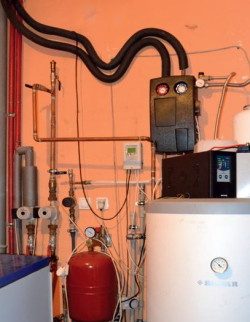 Instalacja przy kotle i zasobniku c.w.u.