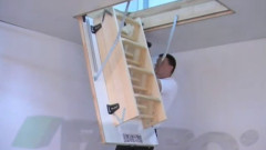 Montaż schodów strychowych Fakro LWK