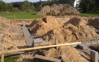 Czy można wylać ławę fundamentową na "raty"?